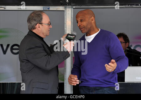 Fußball - Grass Roots Football Live Launch Event - Brindley Place - Birmingham Stockfoto