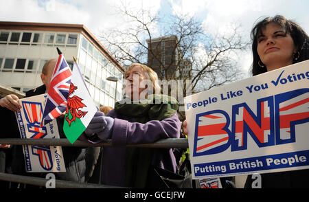 Handgemenge bricht bei BNP Kandidaten treffen Stockfoto