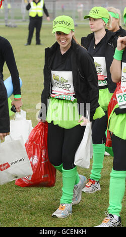 Prinzessin Beatrice kommt zum Start des Virgin London Marathon 2010 in Blackheath, Süd-London. Stockfoto