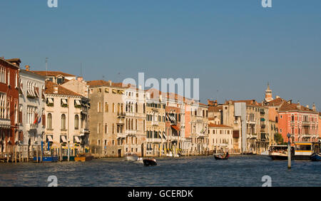 Paläste der Emo, Molin Gaspari Barbarigo Alla Maddalena, Gussoni Grimani, Ghisi Boldù und Fontana in Cannaregio Viertel Stockfoto