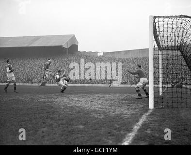 Fußball - Liga Division Three - Millwall V Bournemouth - The Den Stockfoto