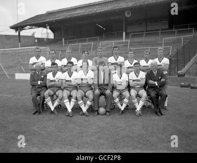 Fußball - League Division Three - Millwall Football Club Photocall - The Den. Millwall FC-Mannschaftsgruppe Stockfoto