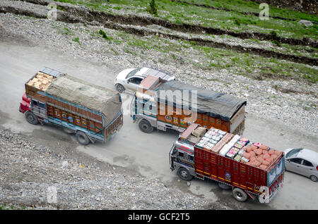 Stau auf Zojila Passstrasse, Leh, Srinagar Straße, Ladakh, Jammu und Kaschmir, Indien Stockfoto