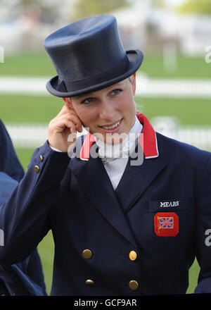 Zara Phillips nach Glenbuck während der Dressur im Mitsubishi Motors Badminton Horse Trials. Das Paar beendete mit einem enttäuschenden Elfmeter von 59.3, das sie unten das Feld setzt. Die Veranstaltung geht morgen (Sonntag) mit Cross Country weiter und endet am Montag mit Springreiten. Stockfoto