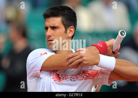 Tennis - ATP World Tour Masters - Tag fünf - Monte-Carlo - Herreneinzel -. Serbiens Novak Djokovic in Aktion Stockfoto