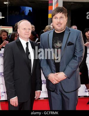 Marc Wootton (rechts) und Jason Watkins (links) bei der Ankunft für die National Movie Awards 2010 in der Royal Festival Hall, London. Stockfoto