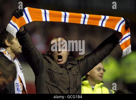 Fußball - Coca-Cola Football League Championship - Play Off Halbfinale - zweite Etappe - Nottingham Forest gegen Blackpool - City Ground. Ein Blackpool-Fan zeigt seine Unterstützung auf den Tribünen Stockfoto