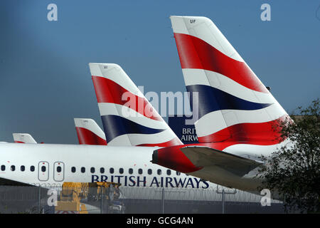 Geerdete British Airways-Flugzeuge am Flughafen Heathrow. Das Kabinenpersonal der BA startete den ersten Streikflug, der die Flüge wochenlang zu stören droht. Stockfoto