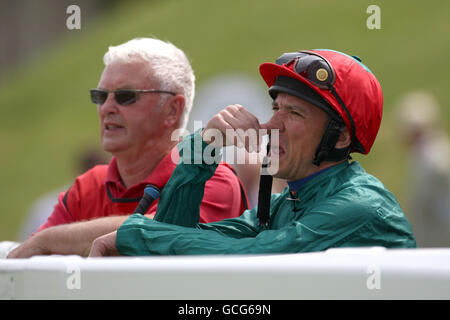 Pferderennen Sie - Ladies Day - Chepstow Rennbahn Stockfoto