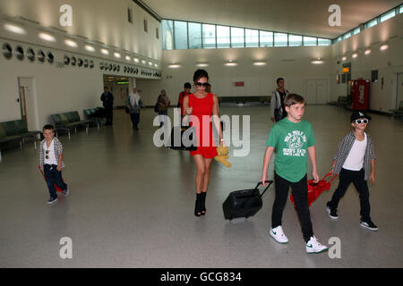 Victoria Beckham Sichtung - Heathrow Stockfoto