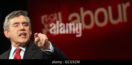 Premierminister Gordon Brown hält eine Rede vor Parteiunterstützern in den Granada Studios in Manchester. Stockfoto