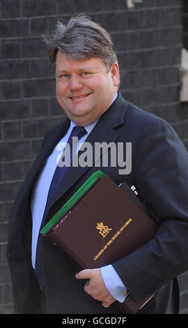 Lord Strathclyde, Vorsitzender des Oberhauses, kommt in der Downing Street 10 zur ersten Kabinettssitzung der neuen Koalitionsregierung an. Stockfoto