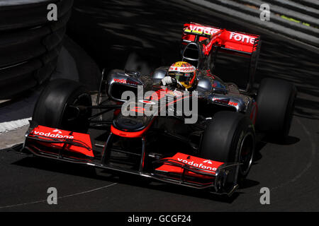 McLaren Lewis Hamilton beim Training auf dem Circuit de Monaco, Monte Carlo. Stockfoto