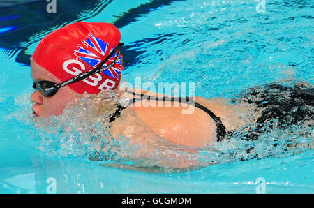 Paralympics - BT Paralympic World Cup 2010 - Tag Sieben - Manchester. Die britische Eleanor Simmonds in Aktion während der MD 200m im der Frauen während der BT Paralympic World Cup in Sport City, Manchester. Stockfoto