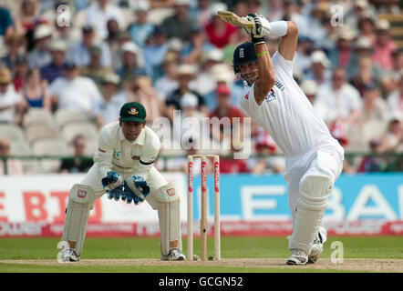 Cricket - npower Second Test - Tag 1 - England gegen Bangladesch - Old Trafford. Der englische Kevin Pietersen schlägt beim zweiten Test in Old Trafford, Manchester, an. Stockfoto