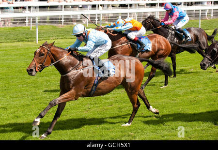 Horse Racing - 40. Macmillan Charity Day - Tag zwei - York Racecourse Stockfoto