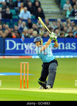 Luk Wright von Sussex trifft sich beim Spiel Friends Provident T20 auf dem County Ground in Hove. Stockfoto