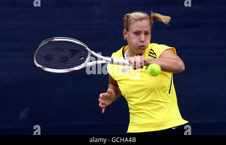 Tennis - 2010 AEGON Classic - Tag fünf - Edgbaston Priory Club. Die deutsche Angelique Kerber im Kampf gegen die chinesische Na Li während der AEGON Classic im Edgbaston Priory Club, Birmingham. Stockfoto