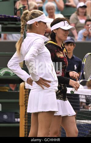 Anna Kournikova (links) und Martina Hingis während ihrer Ladies-Einladung Doppelspiel gegen Anne Hobbs und Samantha Smith Stockfoto