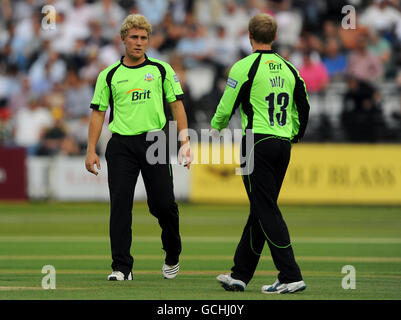 Cricket - Friends Provident Twenty20 - Middlesex / Surrey - Lord's. Surreys Kapitän Rory Hamilton-Brown (links) Stockfoto