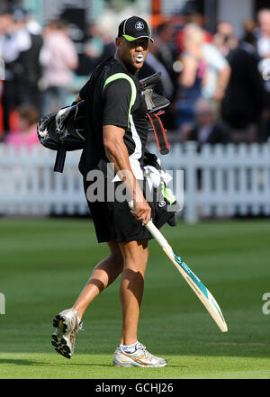 Cricket - Friends Provident Twenty20 - Middlesex / Surrey - Lord's. Andrew Symonds, Surrey Stockfoto