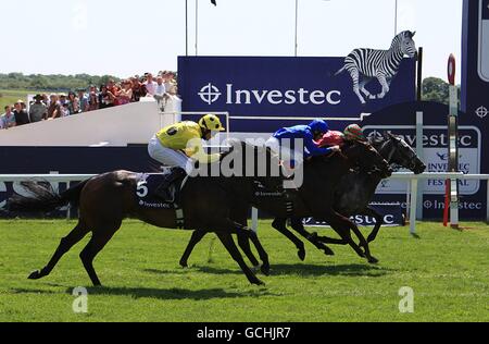 Horse Racing - Investec Derby Festival - Ladies Day - Epsom Racecourse Stockfoto