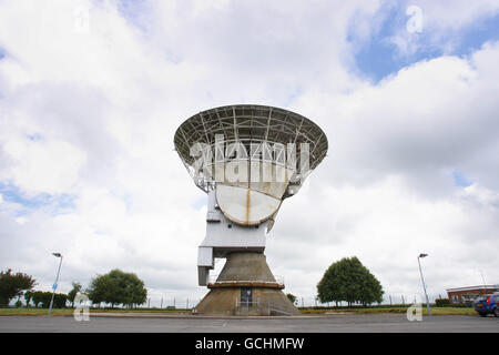 Die 43 Jahre alte, 25 Meter lange Schüssel am Chilbolton Observatory in der Nähe von Andover, Hampshire. Stockfoto