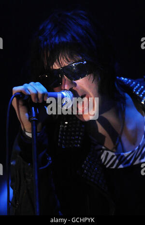Julian Casablancas von The Strokes tritt während des RockNess Musikfestivals in der Nähe von Inverness, Schottland, auf. Stockfoto