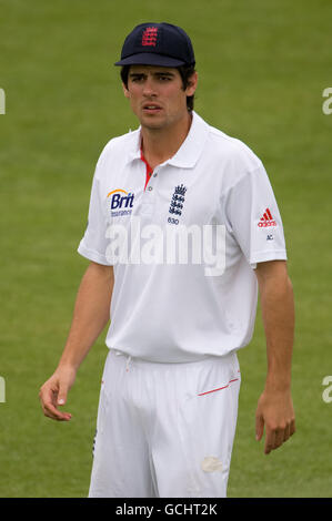 Cricket - Internationales Tour-Spiel - England Lions gegen Bangladesch - Tag zwei - County Ground. Alastair Cook, England Lions Kapitän Stockfoto