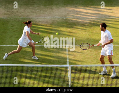 Sarah Borwell (links) und Colin Fleming (rechts) in Großbritannien Klage gegen Christopher Kas und Vania King in den USA Stockfoto