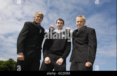 Junge Männer für Tapferkeit ausgezeichnet Stockfoto