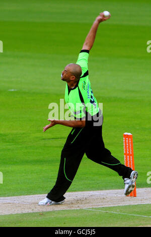 Cricket - Friends Provident Twenty20 - Surrey V Essex - The Brit Oval. Andrew Symonds, Surrey Stockfoto