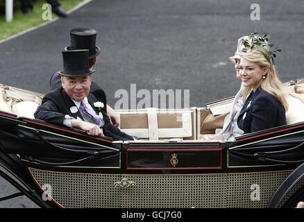 Pferderennen - The Royal Ascot Meeting 2010 - Tag 4 - Ascot Racecourse. Sir Andrew Lloyd Webber kommt in Royal Ascot an Stockfoto