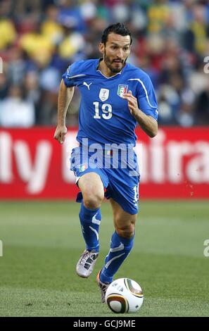 Fußball - FIFA Fußball-Weltmeisterschaft Südafrika 2010 - Gruppe F - Slowakei - Italien - Ellis Park. Gianluca Zambrotta, Italien Stockfoto