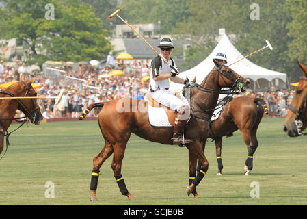 Prince Harry tritt während des 3. Jährlichen Veuve Clicquot Polo Classic auf Governors Island in New York City an. Stockfoto