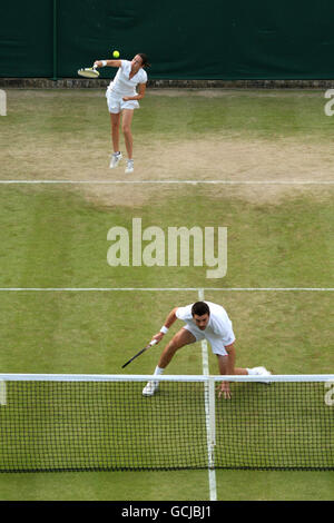 Sarah Borwell (links) und Colin Fleming (rechts) in Großbritannien Klage gegen Christopher Kas und Vania King in den USA Stockfoto