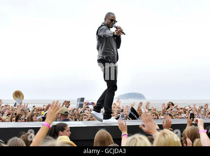 Taio Cruz tritt bei T4 on the Beach 2010, im Weston-Super-Mare in Somerset auf. Stockfoto