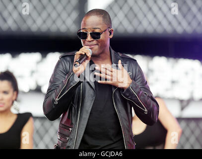 Taio Cruz tritt bei T4 on the Beach 2010, im Weston-Super-Mare in Somerset auf. Stockfoto