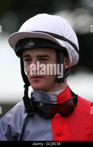 Pferderennen - der 40. Macmillan Charity Day - Tag 2 - York Racecourse. Jockey Graham Gibbons Stockfoto