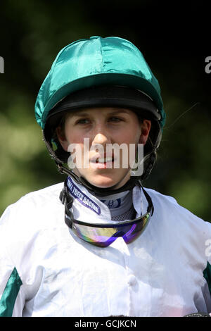 Pferderennen - der 40. Macmillan Charity Day - Tag 2 - York Racecourse. Jockey Rachel King Stockfoto