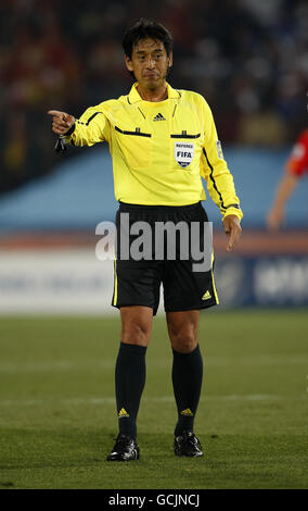 Fußball - FIFA Fußball-Weltmeisterschaft Südafrika 2010 - Gruppe H - Spanien gegen Honduras - Ellis Park. Yuichi Nishimura, Schiedsrichter Stockfoto