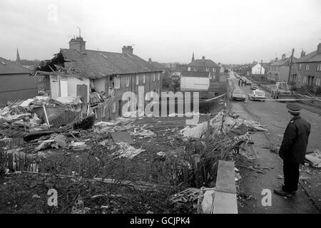 Die Verwüstungsstätte in Lockerbie nach dem Absturz einer Pan am Boeing 747, bei der alle 258 an Bord und 17 Menschen am Boden getötet wurden. Stockfoto