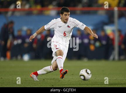 Fußball - FIFA Fußball-Weltmeisterschaft Südafrika 2010 - Runde 16 - Brasilien gegen Chile - Ellis Park. Carlos Carmona, Chile. Stockfoto