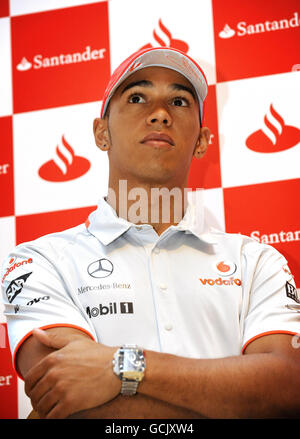 McLaren Lewis Hamilton während der McLaren Formel-1-Pressekonferenz im Institute of Child Health, London. Stockfoto