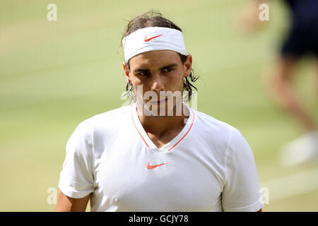 Tennis - Wimbledon Championships 2010 - Tag dreizehn - The All England Lawn Tennis and Croquet Club. Der Spanier Rafael Nadal im Einzel-Finale der Männer gegen Tomas Berdych aus der Tschechischen Republik Stockfoto