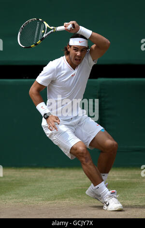 Tennis - Wimbledon Championships 2010 - Tag dreizehn - The All England Lawn Tennis and Croquet Club. Der Spanier Rafael Nadal im Einzel-Finale der Männer gegen Tomas Berdych aus der Tschechischen Republik Stockfoto