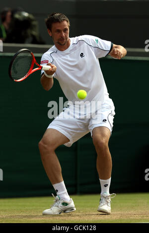 Tennis - Wimbledon Championships 2010 - Tag neun - All England Lawn Tennis und Croquet Club. Der Schwede Robin Söderling im Kampf gegen den spanischen Rafael Nadal Stockfoto