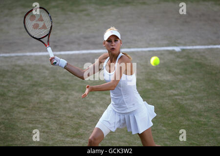 Die russische Anna Kournikova in Aktion während des Ladies' Invitation Match Mit Partnerin Martina Hingis Schweiz gegen Tracy Austin und USA Kathy Rinaldi-Stunkel Stockfoto