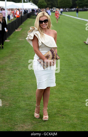 Katherine Jenkins kommt am Cartier International Polo Day an, der im Guards Polo Club im Great Park, Windsor, Berkshire, stattfindet. Stockfoto