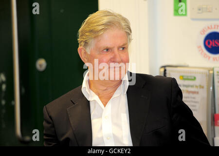 Alan Mills, ehemaliger Turnierschiedsrichter für die Wimbledon-Tennisturnier während einer Pressekonferenz vor dem Turnier Stockfoto